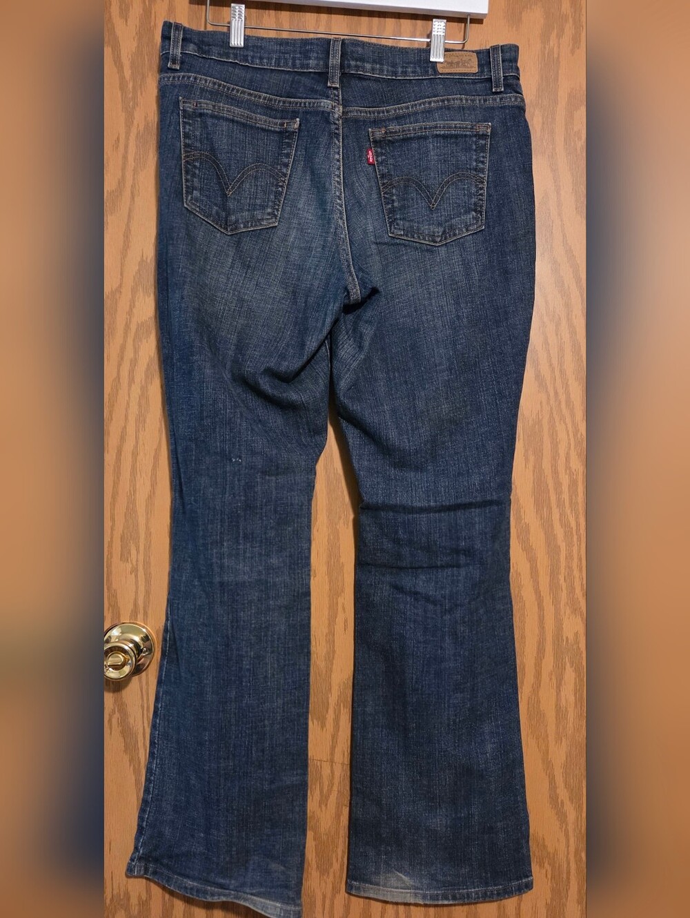 Levi’s 550 Relaxed Boot Cut Jeans - size 12 medium - Picture 2 of 3